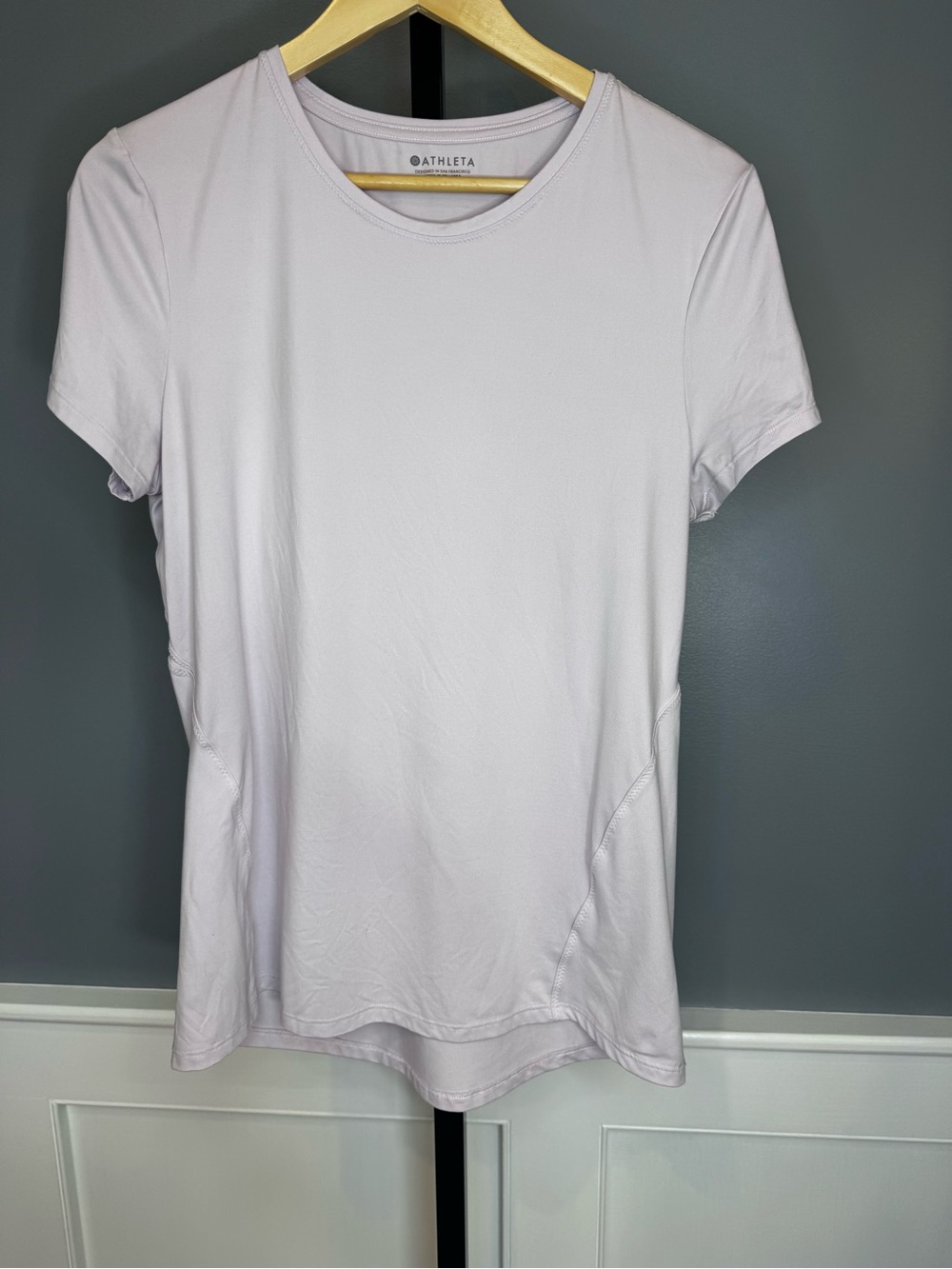 Athleta Lavender Purple Short Sleeve Performance Workout Top Women’s L